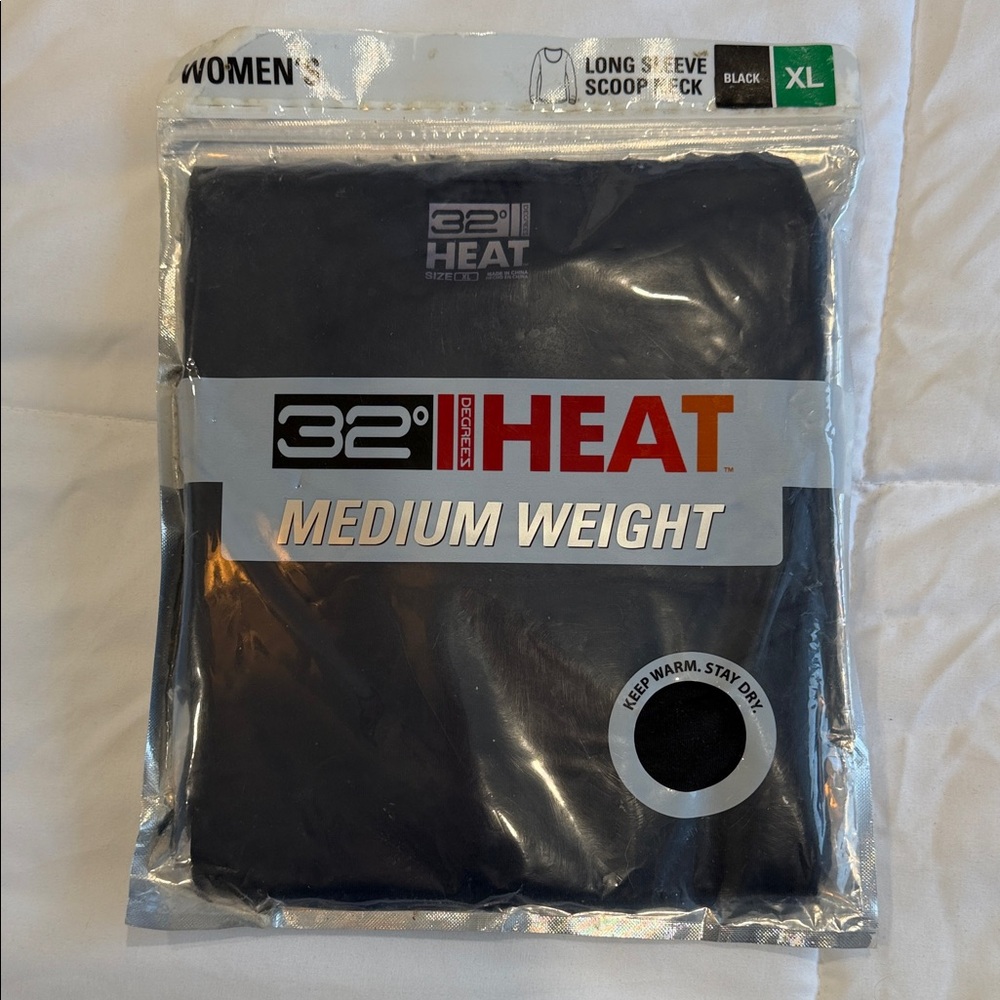 32 Degrees HEAT Women's Long Sleeve Scoop Neck Top - Black